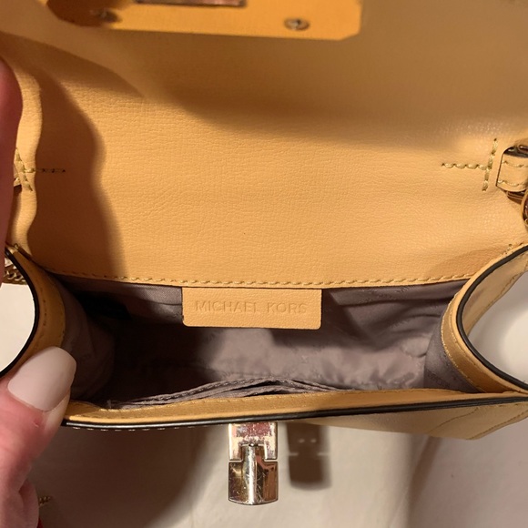 Michael Kors Small Chain Shoulder Flap Crossbody - Picture 4 of 4